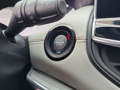 Used 2024 Jeep Compass Limited image 28