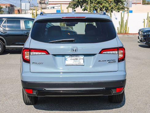 Certified 2022 Honda Pilot Black Edition image 8
