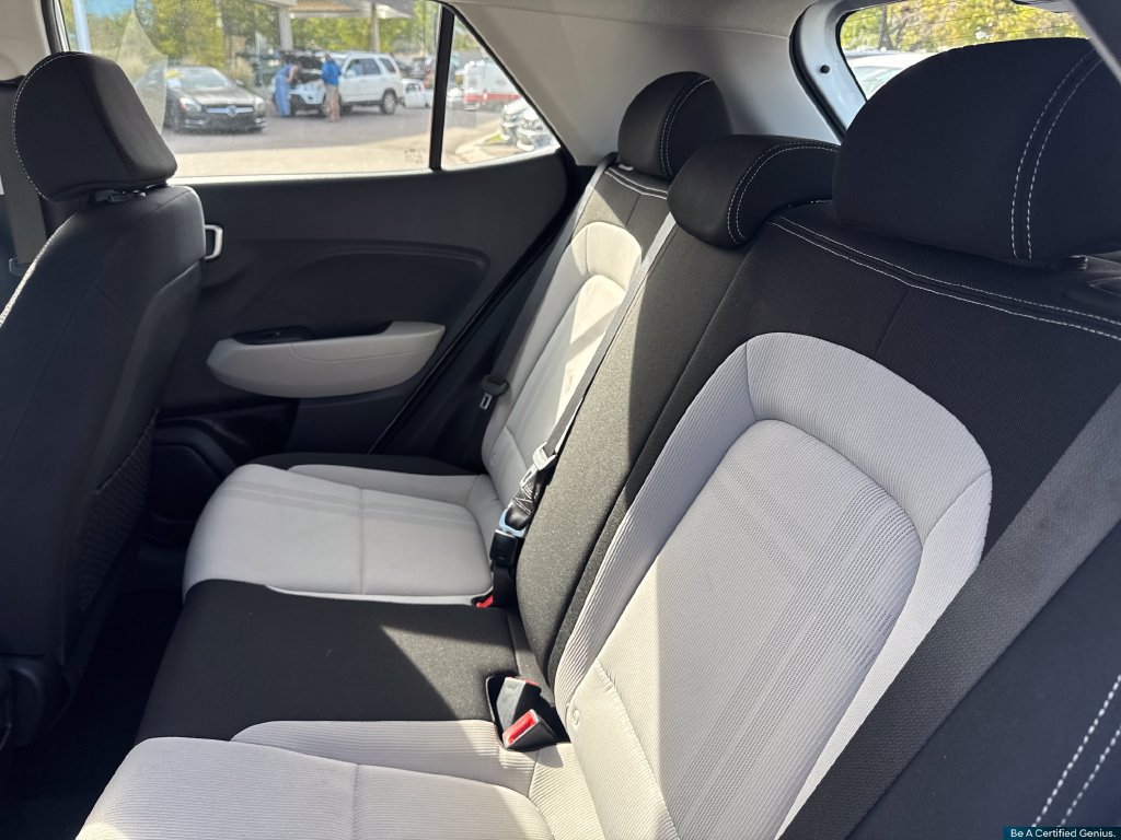 Certified 2025 Hyundai Venue SEL FWD image 46