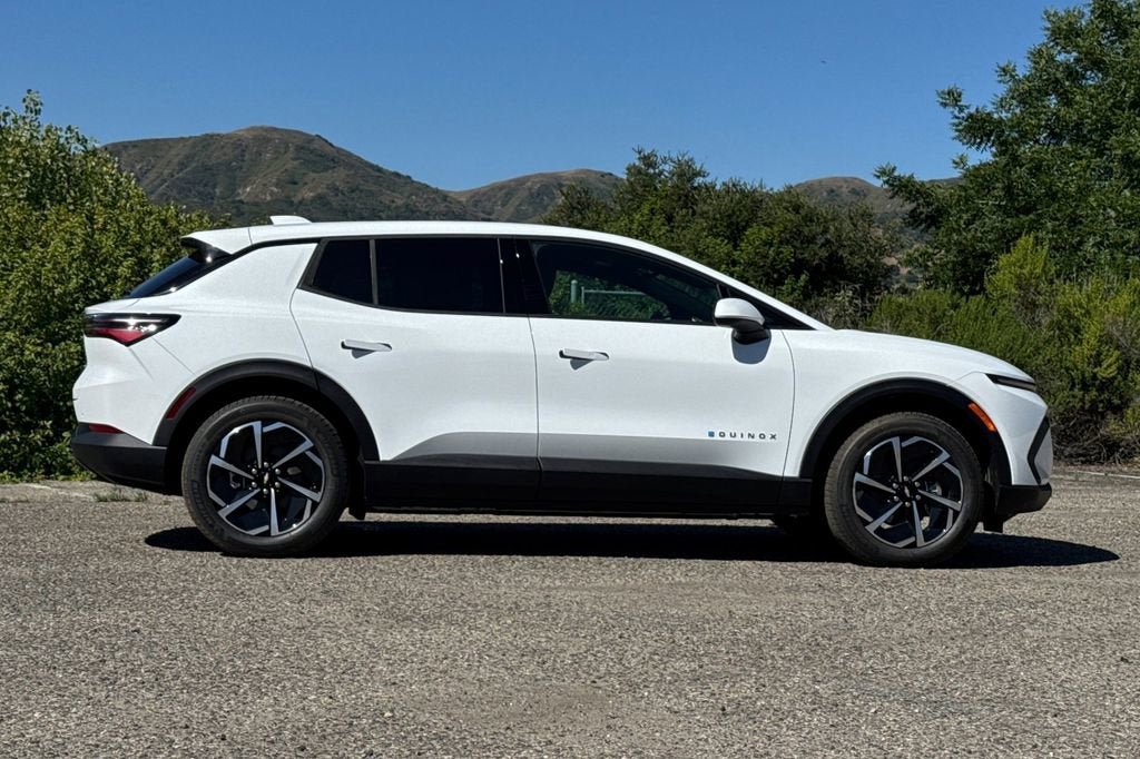 New 2026 Chevrolet Equinox EV LT FWD image 3