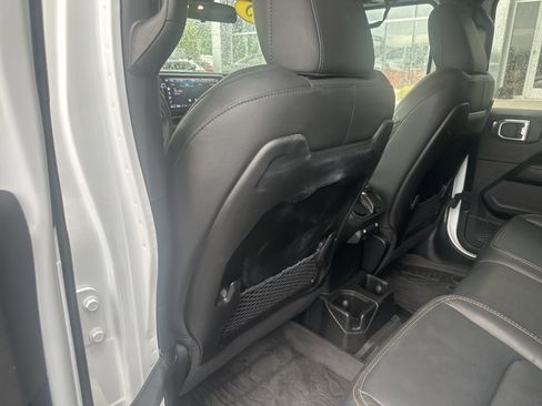 Used 2025 Jeep Gladiator Sport AWD/4WD image 21