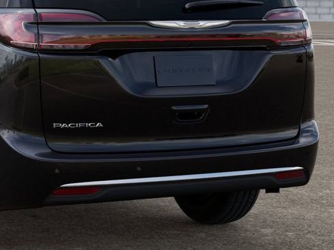 New 2026 Chrysler Pacifica Select image 13