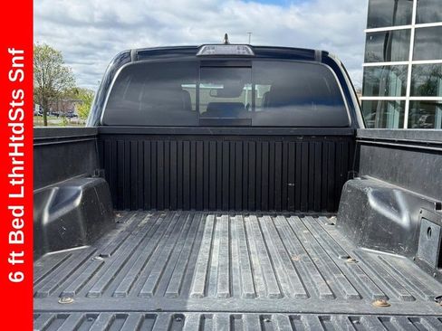 Used 2019 Toyota Tacoma TRD Sport w/ TRD Premium Sport Package AWD/4WD image 9