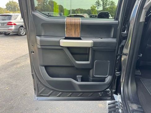 Used 2020 Ford F150 Lariat image 14