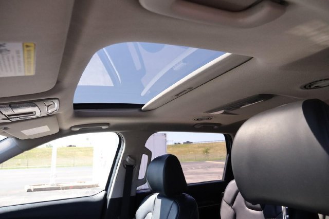 Used 2025 Kia Telluride S FWD image 10