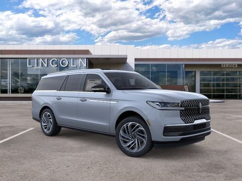 New 2025 Lincoln Navigator L Reserve AWD/4WD image 7