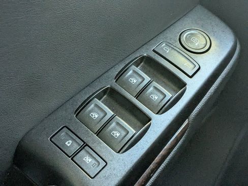 Used 2018 GMC Yukon SLE w/ Convenience Package image 25