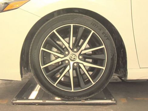 Used 2023 Toyota Camry SE image 8