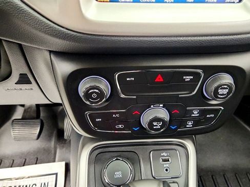 Used 2021 Jeep Compass Latitude w/ Sun and Sound Group AWD/4WD image 19