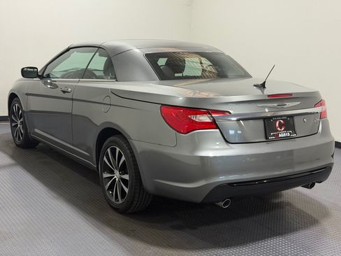 Used 2011 Chrysler 200 S FWD image 7