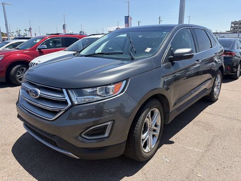 Used 2018 Ford Edge Titanium w/ Equipment Group 301A FWD image 4