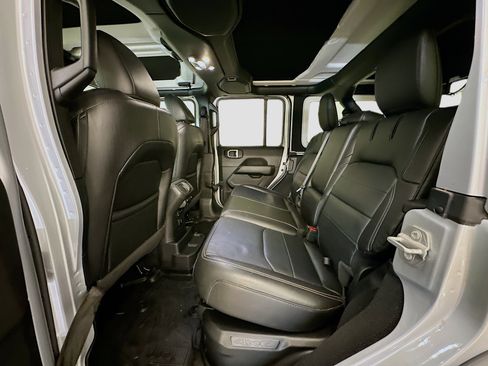 Used 2023 Jeep Wrangler Sahara w/ Cold Weather Group image 29