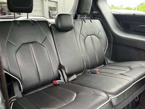 Used 2026 Chrysler Pacifica Limited w/ Uconnect Theater Family Group AWD/4WD image 39