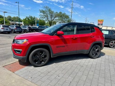 Used 2019 Jeep Compass Latitude AWD/4WD image 3