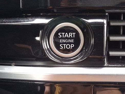 Used 2023 Nissan Pathfinder SL w/ Black Appearance Package image 25