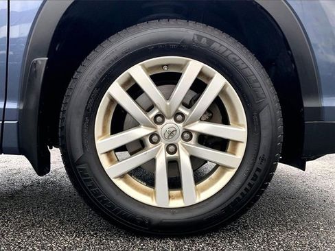 Used 2014 Toyota Highlander LE image 9