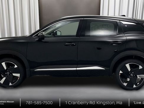 New 2025 Nissan Kicks SR w/ SR Premium Package image 8