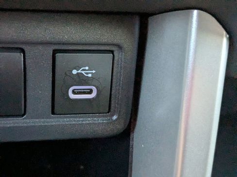 Used 2024 Toyota Corolla Cross AWD Hybrid image 21