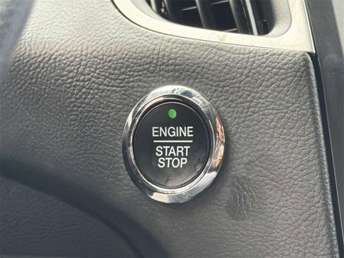 Used 2022 Ford Edge SE w/ Black Appearance Package image 15