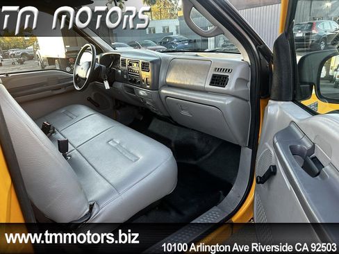Used 2001 Ford F250 XL image 9