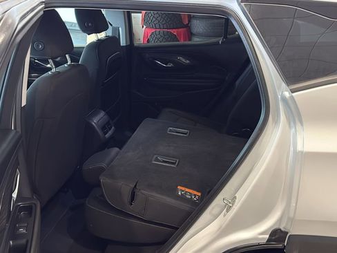 Used 2023 GMC Terrain SLE w/ Driver Convenience Package image 20