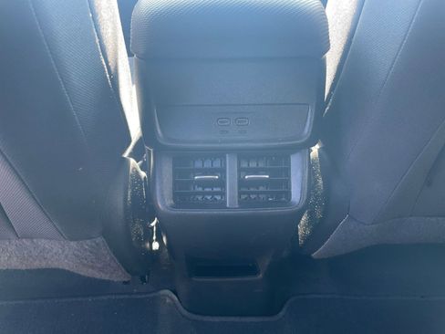 Used 2025 Chevrolet Equinox LT image 23