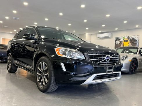 Used 2017 Volvo XC60 T6 Dynamic w/ Preferred Option Package AWD/4WD image 1