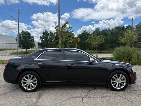Used 2015 Chrysler 300 C Platinum w/ Harman/Kardon Audio Group AWD/4WD image 2