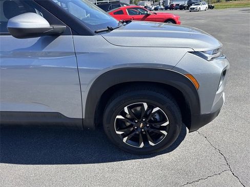 Used 2023 Chevrolet TrailBlazer LT w/ Convenience Package image 2