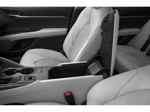Used 2024 Toyota Camry XSE FWD image 14