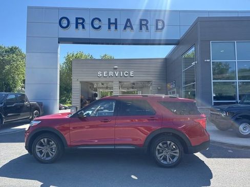 Used 2023 Ford Explorer XLT w/ Equipment Group 202A AWD/4WD image 2