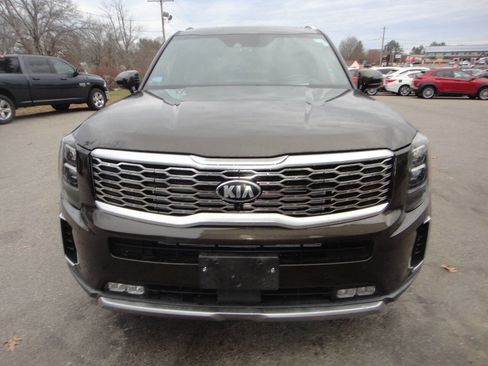 Used 2020 Kia Telluride SX w/ SX Prestige Package image 3
