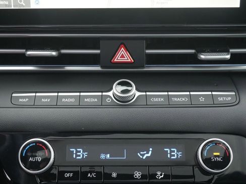 Used 2025 Hyundai Elantra SEL FWD image 43