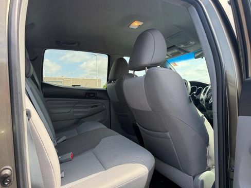 Used 2015 Toyota Tacoma 4x4 Double Cab w/ TRD Off-Road Package image 10