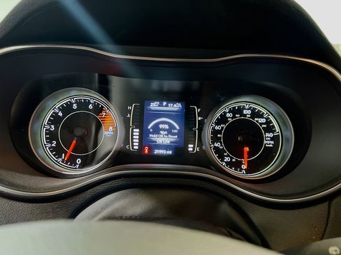 Used 2021 Jeep Cherokee Latitude Lux image 7