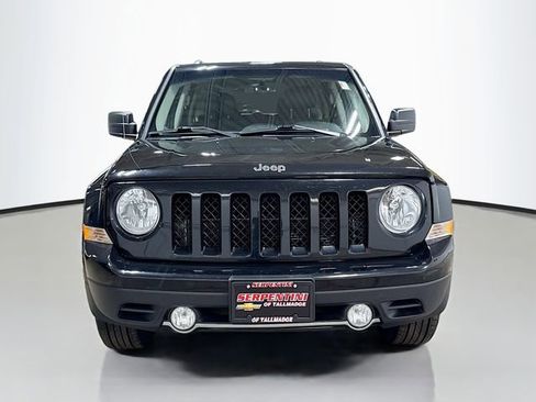 Used 2017 Jeep Patriot High Altitude image 3