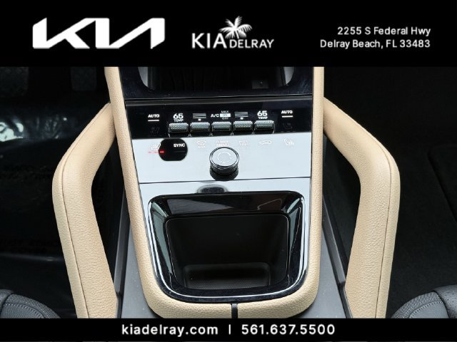 Used 2024 Porsche Cayenne AWD/4WD image 27