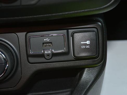 Used 2018 Jeep Renegade Trailhawk w/ Cold Weather Group II image 23