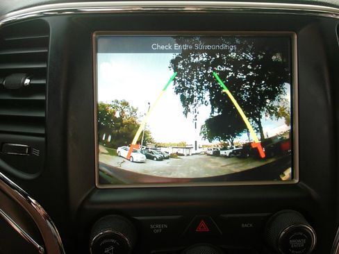 Used 2017 Jeep Grand Cherokee Limited RWD image 24