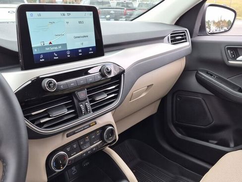 Certified 2022 Ford Escape SEL w/ Technology Package image 24
