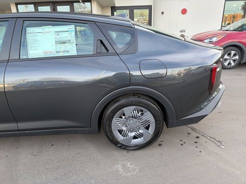 New 2025 Kia K4 LX image 10