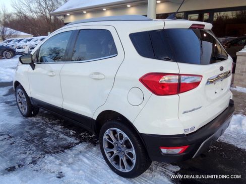 Used 2021 Ford EcoSport Titanium image 4