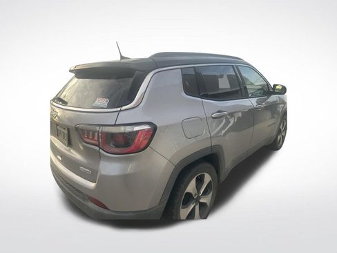 Used 2018 Jeep Compass Latitude w/ Popular Equipment Group FWD image 11