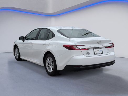Used 2025 Toyota Camry LE FWD image 3
