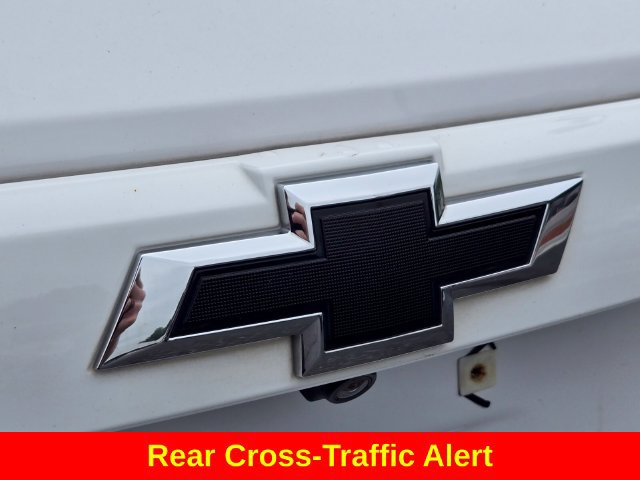 Used 2020 Chevrolet Trax LT w/ Redline Edition FWD image 17