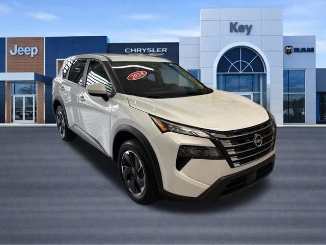 Used 2024 Nissan Rogue SV AWD/4WD image 10
