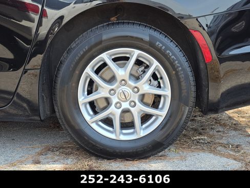 Used 2024 Chrysler Pacifica Touring-L FWD image 49