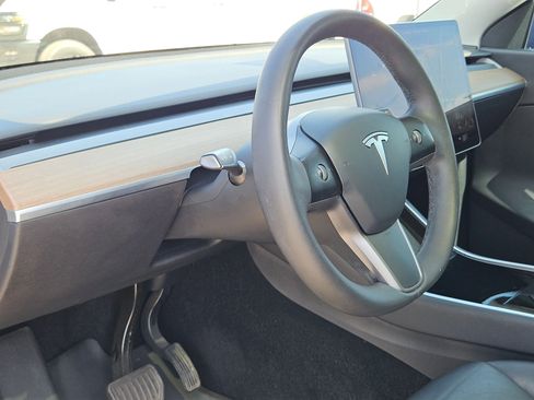 Used 2021 Tesla Model Y Long Range image 10