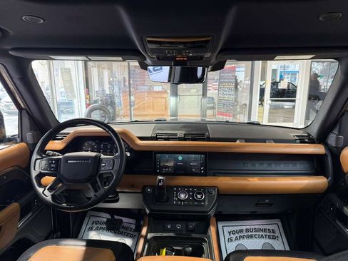 Used 2024 Land Rover Defender 110 X-Dynamic SE image 29