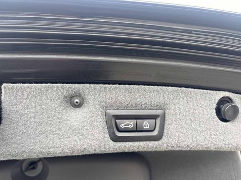 Used 2010 BMW 750Li image 16